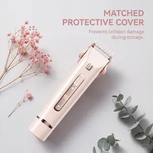 Primer plano de depiladora rosa con pantalla digital y tapa protectora.