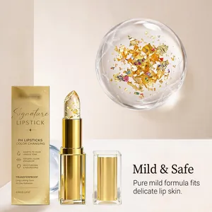 Dettaglio rossetto con foglia d'oro e formula idratante delicata e sicura