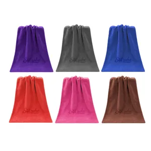 Juego de seis toallas de microfibra de colores para un secado de coche suave y absorbente