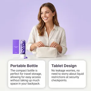 Détail des tablettes de blanchiment des dents violettes en flacon de voyage.