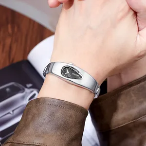 Silberne Armbanduhr im Millennium Y2K-Stil, unregelmäßige Tropfenform für Damen/Herren retro