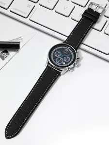 Nahaufnahme der TOMI Business-Herren-Quarzuhr mit schwarzem strukturiertem Armband