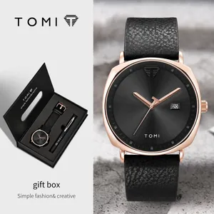 Detaillierte Ansicht der minimalistischen TOMI Quarzuhr mit passendem Stift im Set