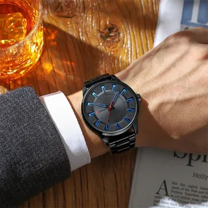 Vue détaillée de la montre étanche CURREN 8406 pour hommes avec bracelet en acier