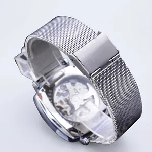 Rückansicht der automatischen mechanischen Herrenuhr von Forsining mit Netzband