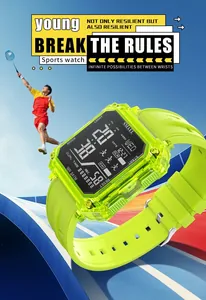 Gros plan sur la montre de sport numérique carrée SMAEL vert fluo avec fond d'athlète