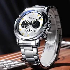 Chenxi Herren-Chronograph in Silber mit Quarzwerk auf Gitarrensaiten präsentiert.