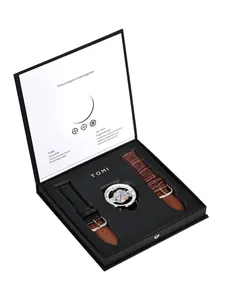Modisches Skelett-Uhrenset für Herren mit Lederarmbändern in einer Premium-Geschenkbox.