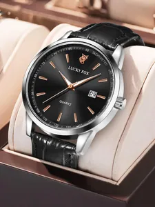 Primo piano dell'orologio al quarzo Lucky Fox da uomo con cinturino in pelle nera