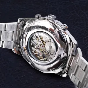 Silberne mechanische Edelstahluhr für Herren mit skelettiertem Gehäuseboden
