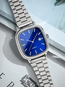 Κομψό ασημένιο τετράγωνο ρολόι quartz με μπλε καντράν και παράθυρο ημερομηνίας.