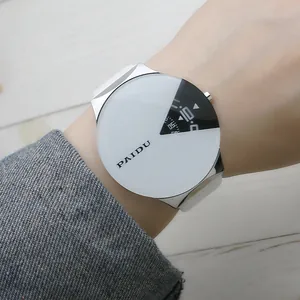 Moderne Punk-Quarzuhr mit einzigartigem Drehteller-Zifferblatt und weißem Armband