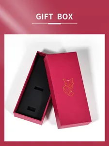 Élégant coffret cadeau montre rouge texturé avec logo renard doré pour LUCKYFOX