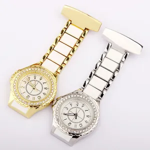 Montres d'infirmière élégantes à strass en or et argent avec bracelets à maillons