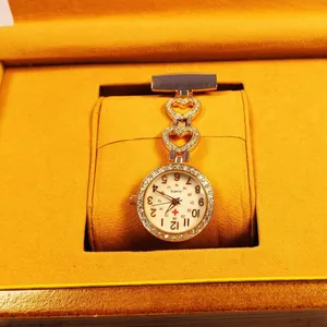 Montre de poche luxe infirmière en strass en forme de cœur avec croix médicale