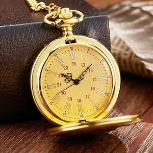 Detailansicht einer goldenen Vintage-Quarztaschenuhr mit klassischen römischen Ziffern