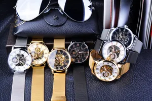 Detailansicht der Forsining Skelett-Mechanikuhren mit Mesh-Armbändern in verschiedenen Farben