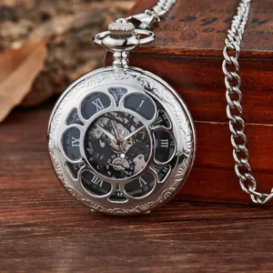 Elegante mechanische Vintage-Taschenuhr in Silber mit hohlem Blütendeckel und langer Kette