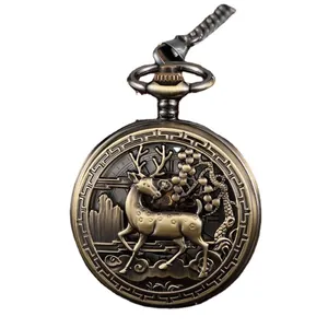 Klassische mechanische Taschenuhr aus Bronze mit filigranem, hohl geschnitztem Hirsch-Motiv