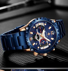 Macro-weergave van WWOOR heren chronograaf horloge met blauwe wijzerplaat details