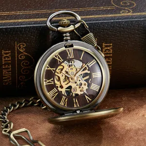 Vista macro del movimiento de esqueleto de un reloj de bolsillo mecánico de bronce