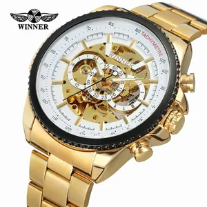 Detailansicht der Winner Luxus-Herrenuhr in Gold mit skelettiertem Uhrwerk