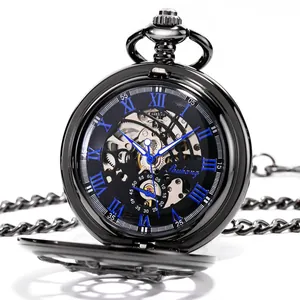 Vintage mechanische Taschenuhr Skelett mit blauen römischen Ziffern und schwarzer Kette
