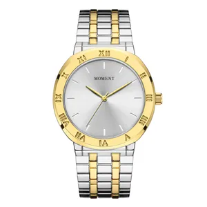 Reloj de cuarzo para hombre en acero inoxidable bicolor con bisel romano dorado