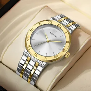 Reloj de cuarzo clásico de acero inoxidable bicolor con bisel de números romanos y dial plata