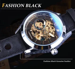 Primer plano del reloj mecánico automático de hombre Forsining con correa de cuero negro