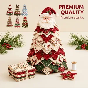 Dettaglio del kit trapunta albero di Natale patchwork fatto a mano con Babbo Natale.
