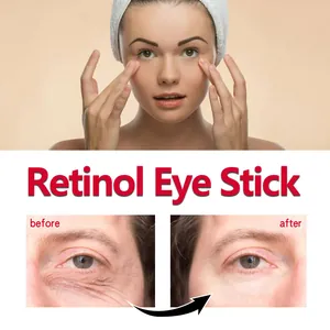 Vergelijking van de oogzone met verminderde rimpels voor en na de retinol oogstick