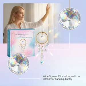 Vue détaillée du kit attrape-soleil DIY avec pendentifs en cristal et effets arc-en-ciel