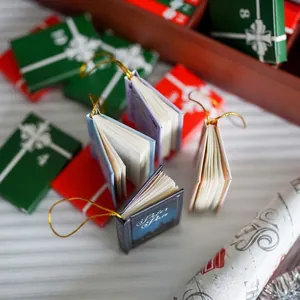 Adornos de libros en miniatura para caja de regalo sorpresa de calendario de Adviento