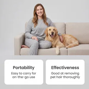 Efficace levapeli in silicone per animali in un ambiente domestico con un cane