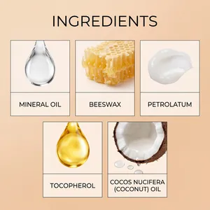 Detalle de ingredientes naturales como cera de abeja y aceite de coco para mascotas.