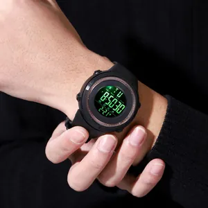 Orologio sportivo digitale da uomo con display luminoso verde e cinturino in gomma