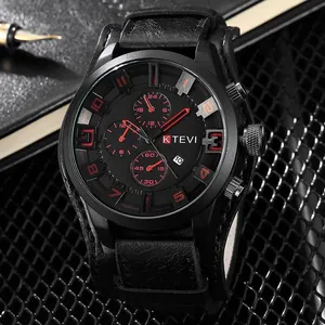 Primer plano del reloj deportivo KTEVI para hombre con correa de cuero negro y esfera múltiple