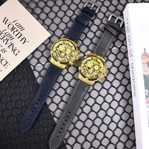 Vista detallada de relojes de cuarzo de esqueleto dorados para hombre con correas de cuero