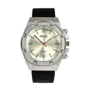 Dettaglio orologio al quarzo classico argento con quadrante crema e cinturino in pelle nera