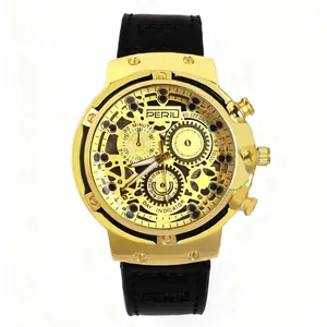 Vista detallada de un reloj de hombre dorado tipo esqueleto, correa negra