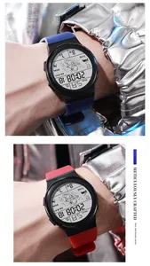 Detalle del reloj deportivo digital redondo con diseño de astronauta y correa de silicona