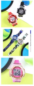 Relojes de deporte digitales impermeables para niñas con correas de camuflaje