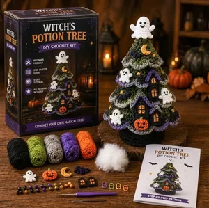 Detailansicht des Halloween Hexentrankbaum DIY-Häkelsets und der Komponenten