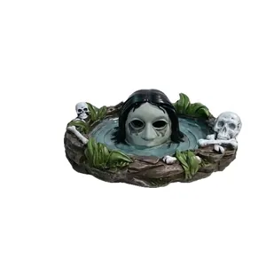 Detailliertes Totenkopf-Miniaturteich-Ornament aus Harz für Halloween-Tischdeko