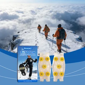 HOZONEX 5-Zahn Anti-Rutsch Steigeisen mit Verpackung vor einer verschneiten Bergkulisse