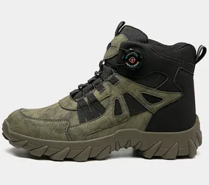 Botas de seguridad de caña alta con puntera de acero y sistema de cierre rápido por perilla.
