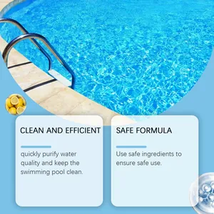 Detalle de pastillas de limpieza de piscinas para la purificación del agua y seguridad