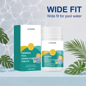 Primer plano de tabletas desinfectantes para piscinas de dióxido de cloro de 100g