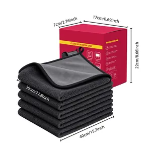 Détail montrant les dimensions du chiffon microfibre et de sa boîte cadeau.